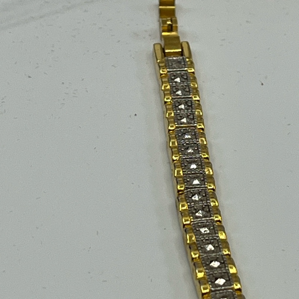 Vintage Gold Tone Bracelet with Intricate Detailing - Picture 6 of 16